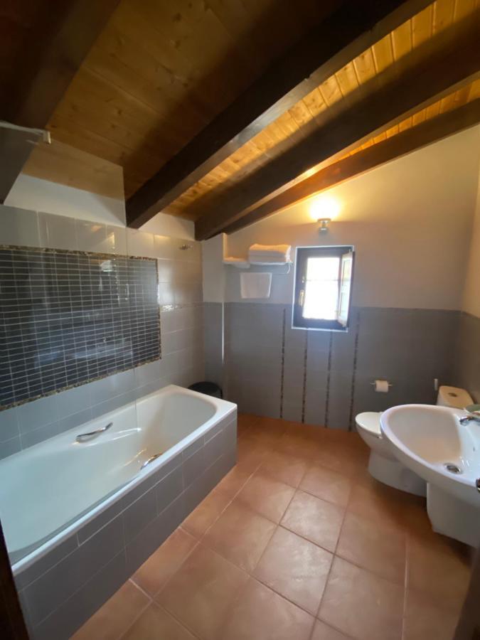 Santa Colomba de las Arrimadas Hotel Rural Monasterio De Ara Mada מראה חיצוני תמונה