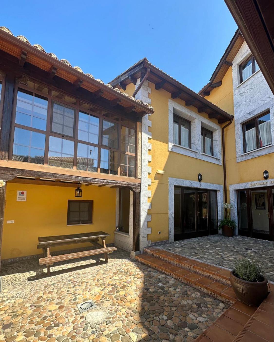 Santa Colomba de las Arrimadas Hotel Rural Monasterio De Ara Mada מראה חיצוני תמונה